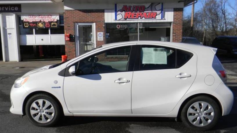 TOYOTA PRIUS C 2013 JTDKDTB32D1554436 image